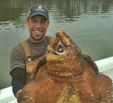 Alabama Man Catches Gigantic Alligator Snapping Turtle - Wide Open Spaces