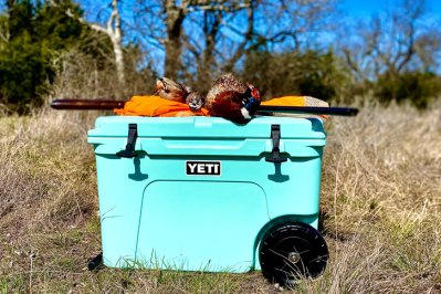 YETI Tundra Haul Portable Wheeled Cooler, Reef Blue