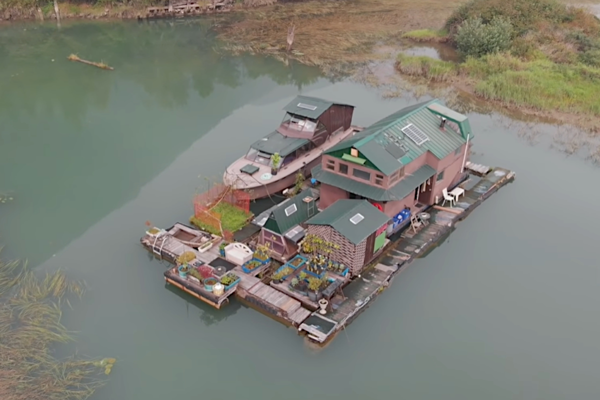 Man Builds Amazing Off-Grid Floating Home to Get Back in Touch With ...