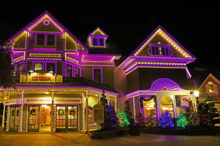 Dollywood Christmas 5 Festive Reasons to Make This Holiday Trip in 2020