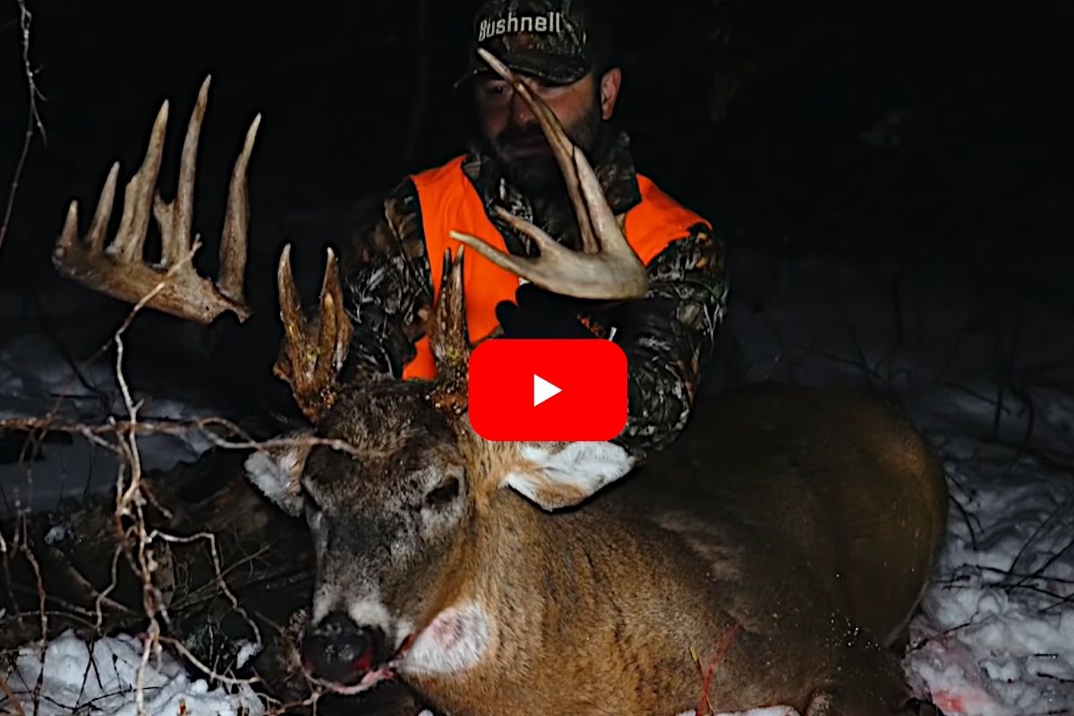Father Unselfishly Gives Up Chance at Season Target Iowa Buck to His ...