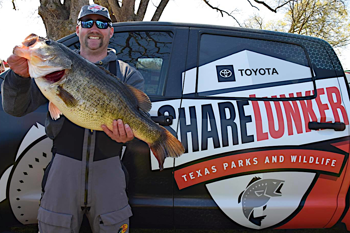 Texas' ShareLunker Program Produces 23 Fish Over 13 Pounds for 2021