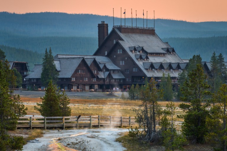 5 Best Wilderness Lodges in North America - Wide Open Spaces