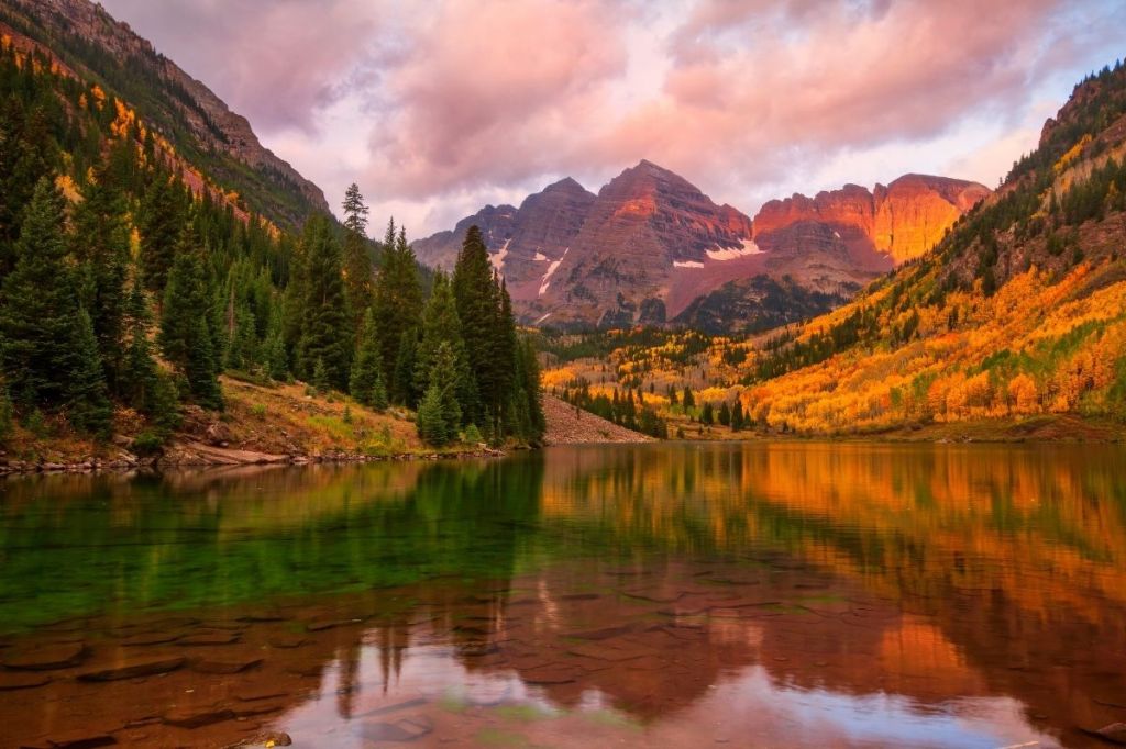 Plan Your Autumn Camping Trip Around These Peak Fall Colors Dates