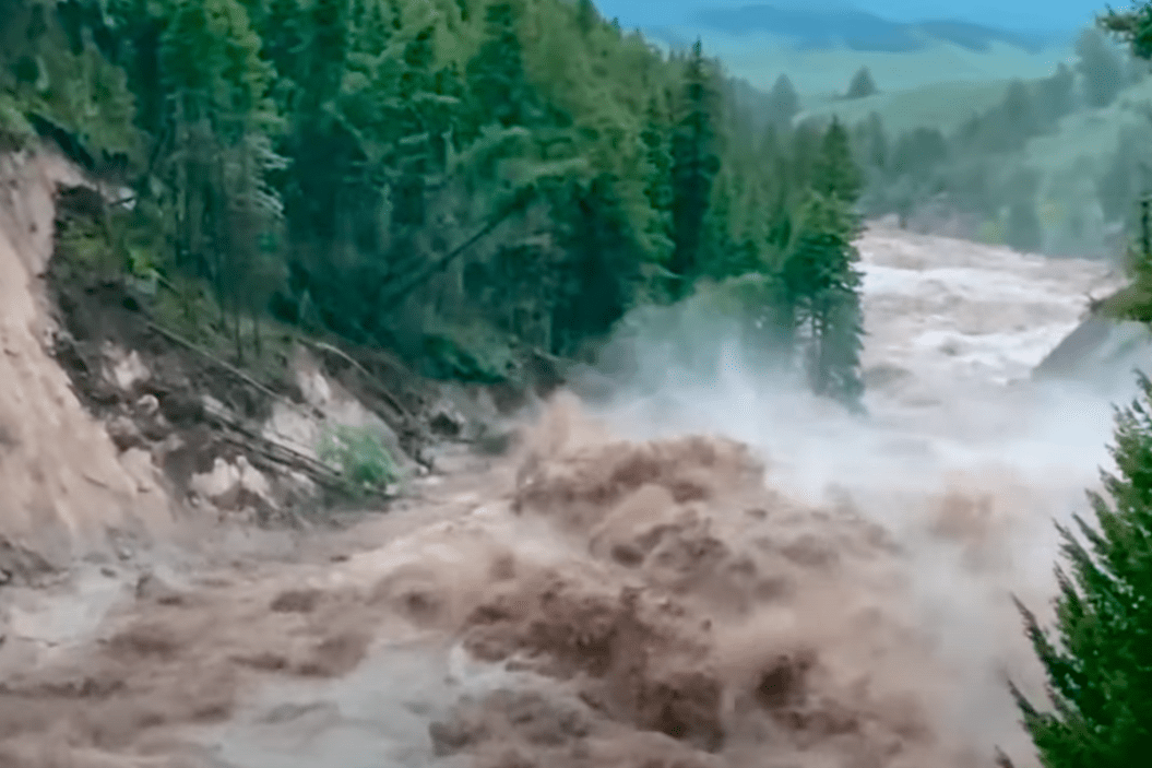 Video Details The Aftermath Of Yellowstones 500 Year Flood Event 5138