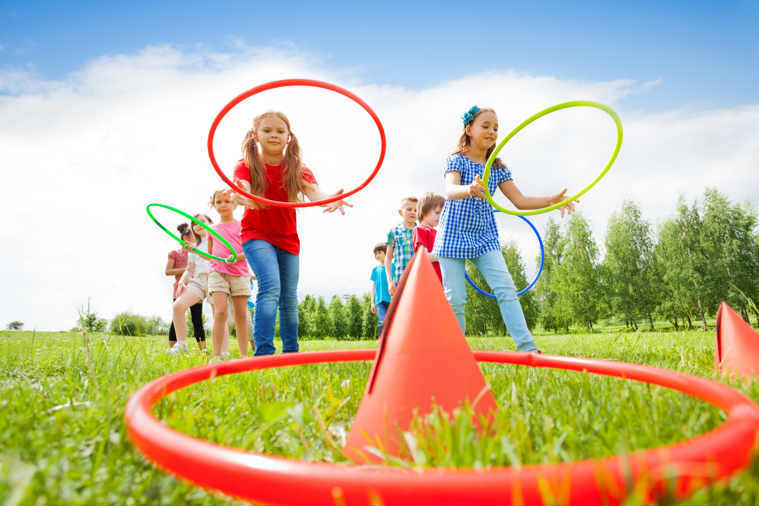 19 Outdoor Picnic Games For Your Next Gathering