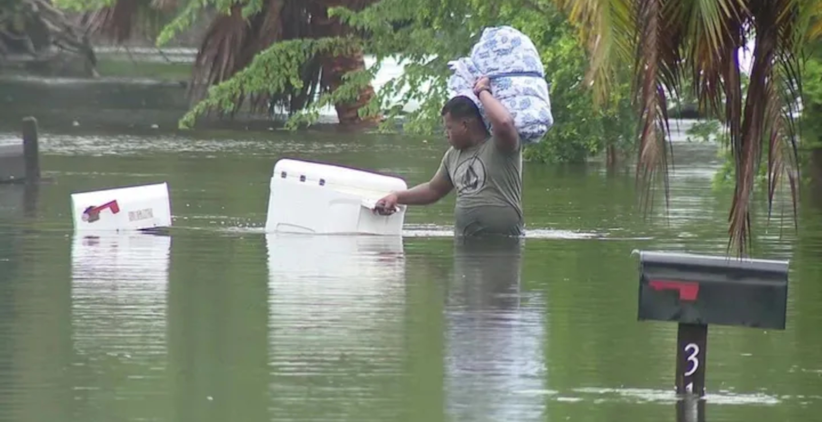 Florida Residents Are Up To Their Waists In Water As Hurricane Debbie Batters Panhandle