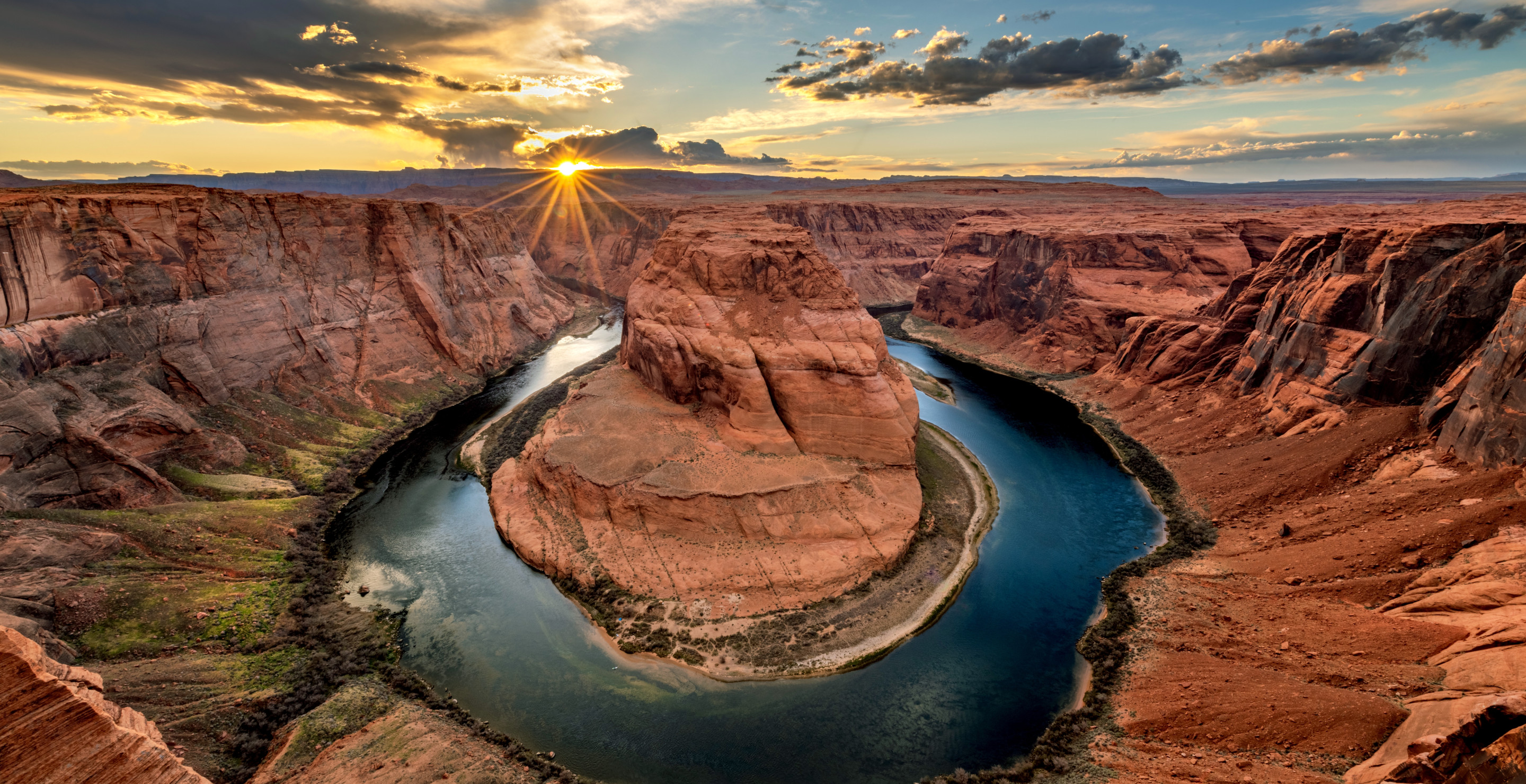 Lightning Strikes Two Hikers At Horseshoe Bend In Arizona