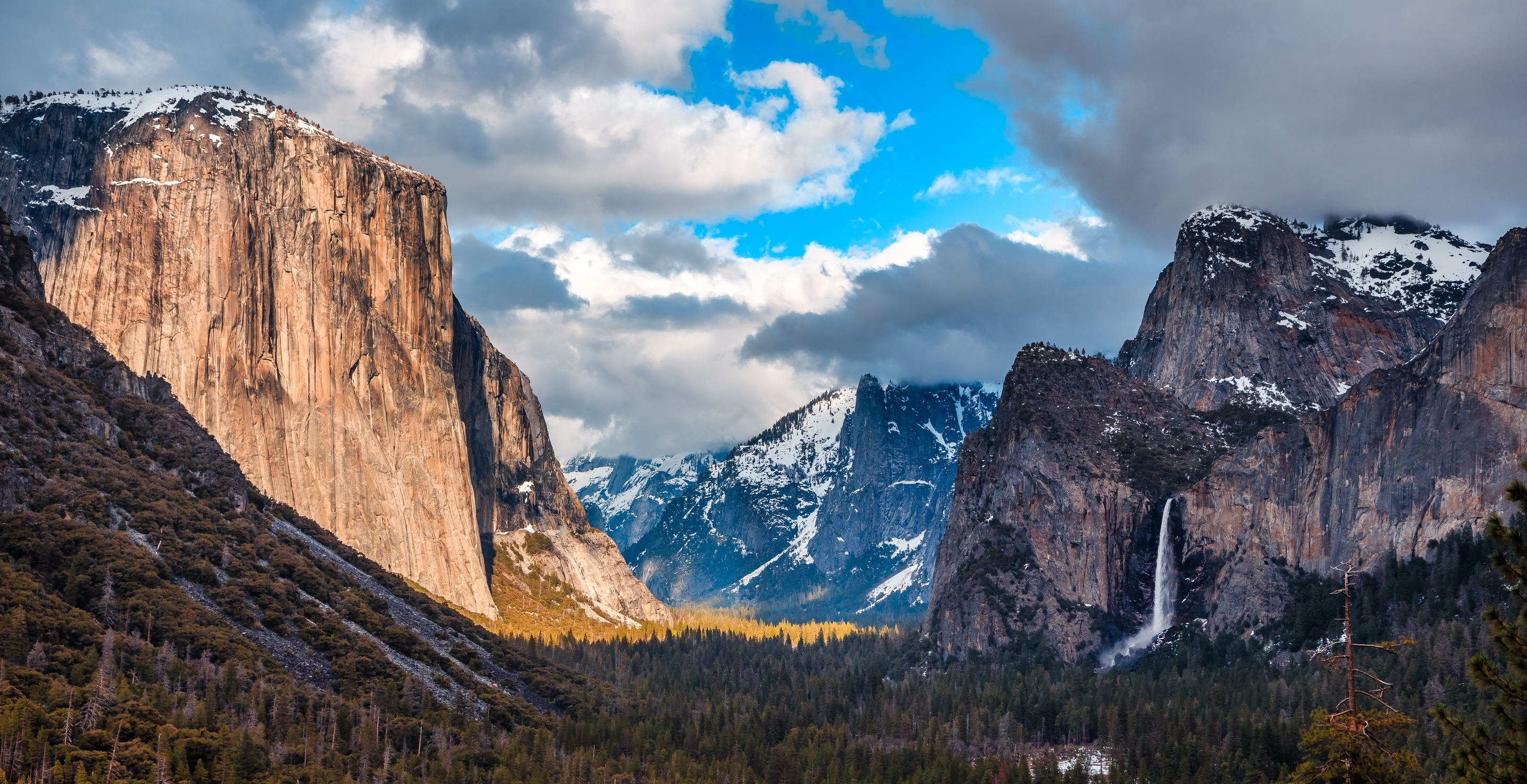 Cloudy at Dusk in Yosemite National Park