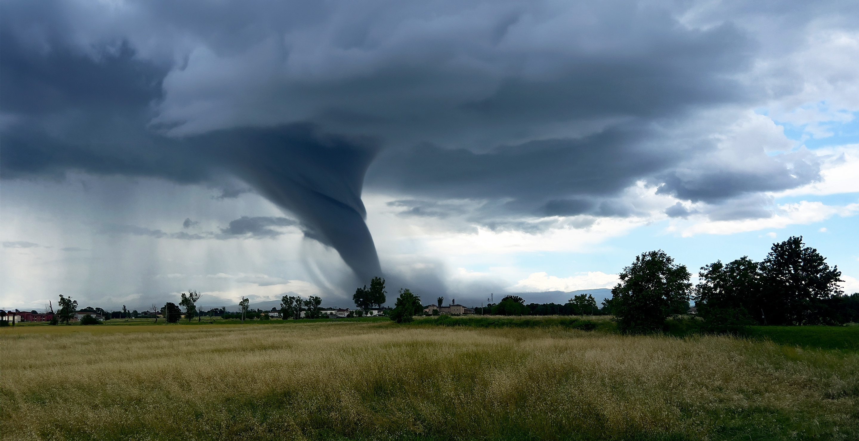 Here's The Absolutely Worse Place To Hide From A Tornado