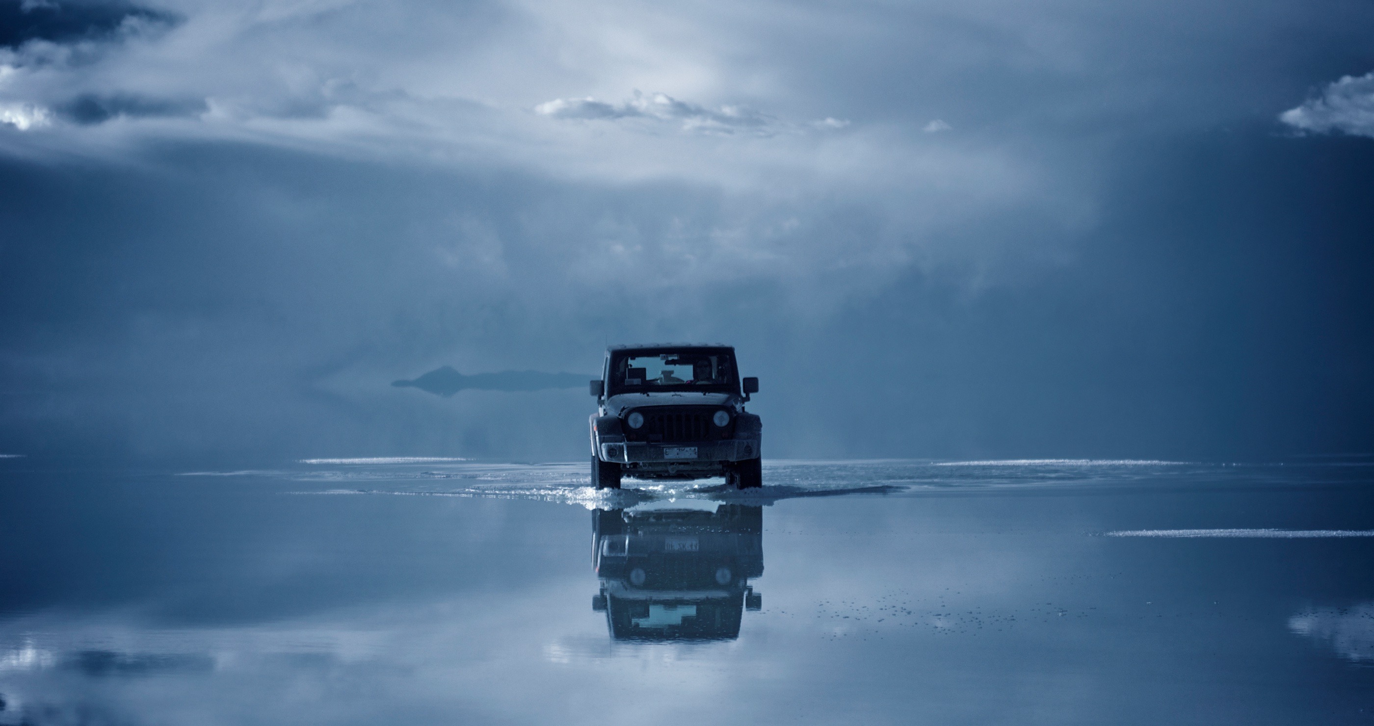 Doesnt end well for fisherman who takes SUV on thin ice