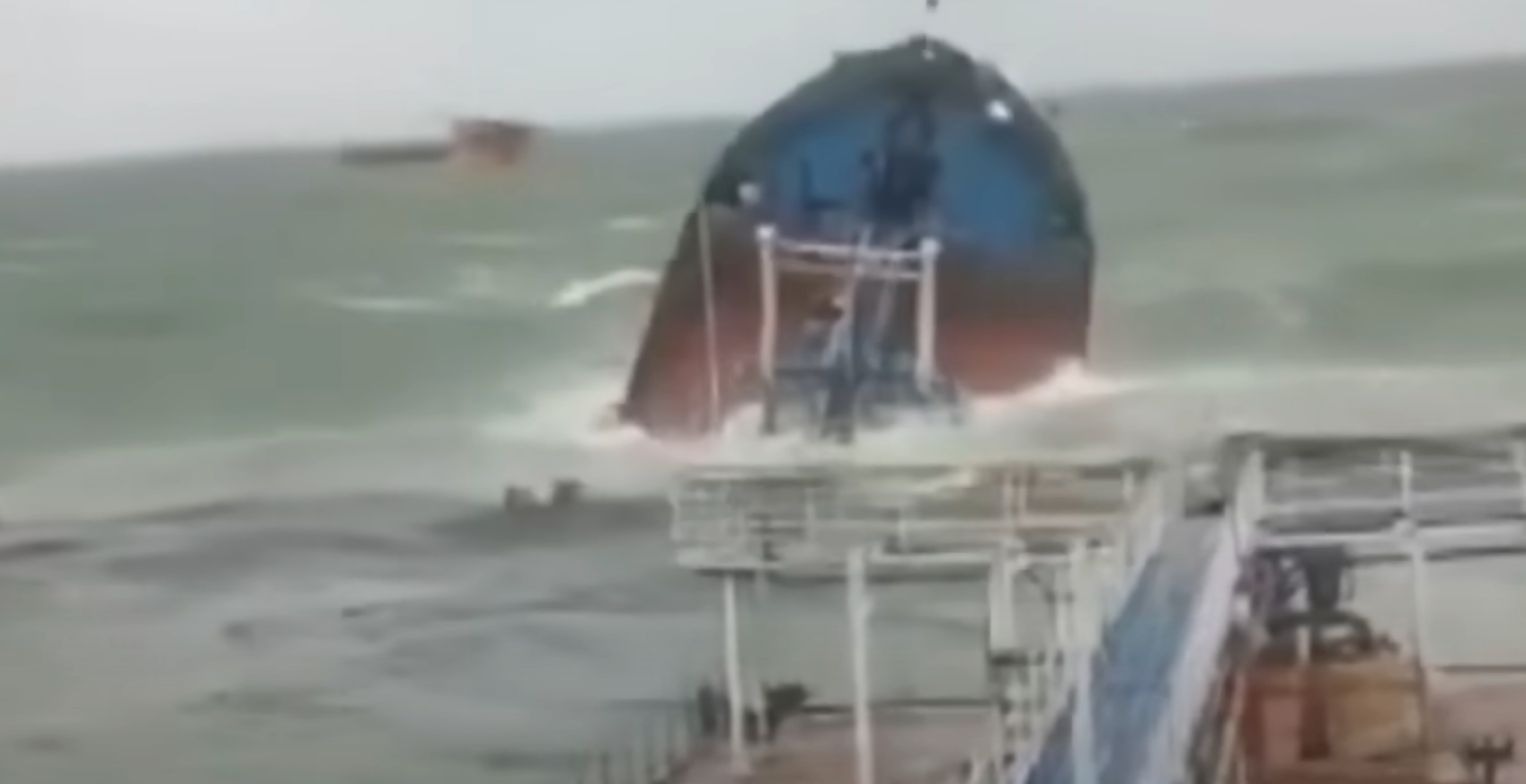 Terrifying Moment A Cargo Ship Splits An Oil Tanker In Half