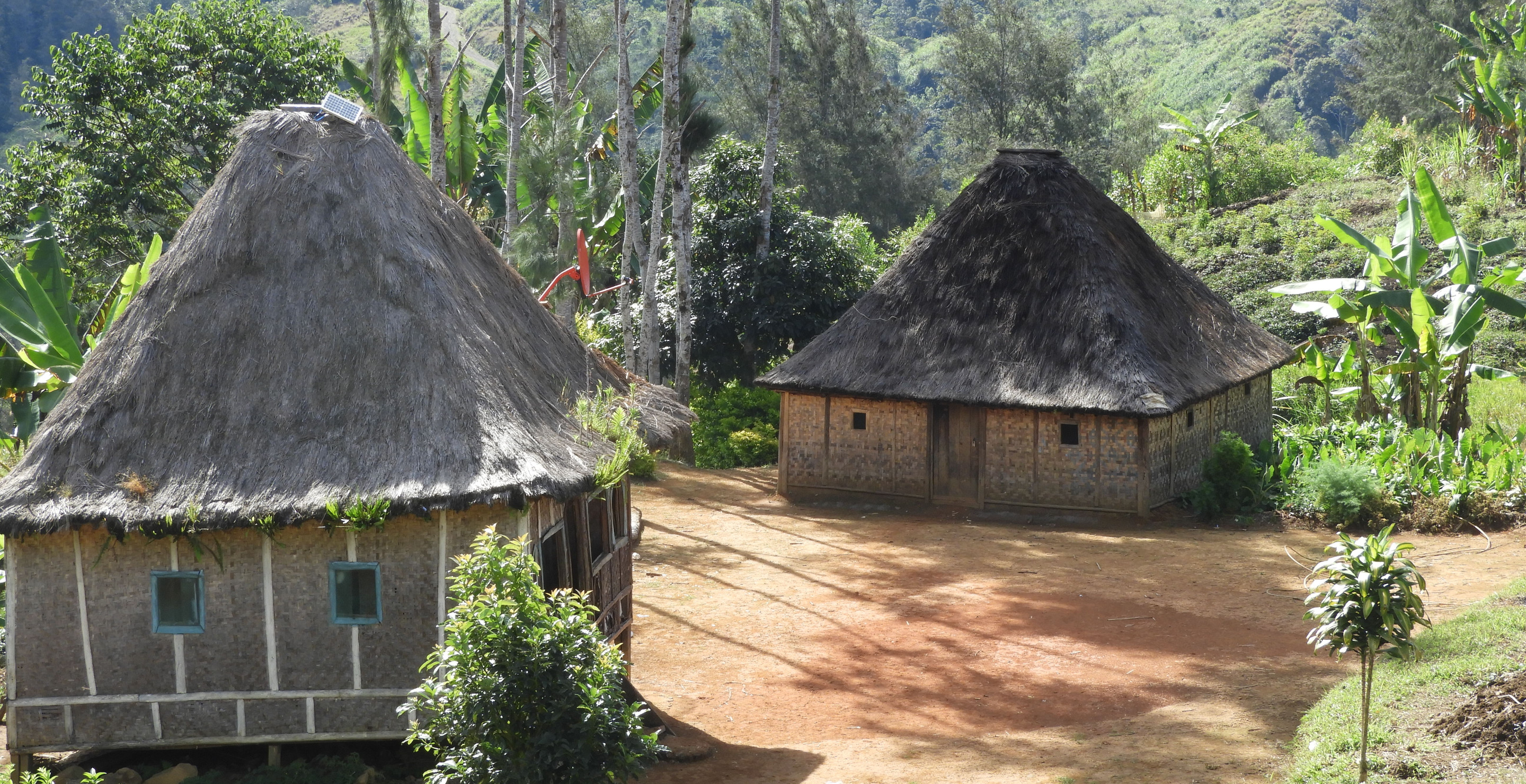 Danger Tourist Becomes First Visit With Reclusive Papua New Guinea Tribe