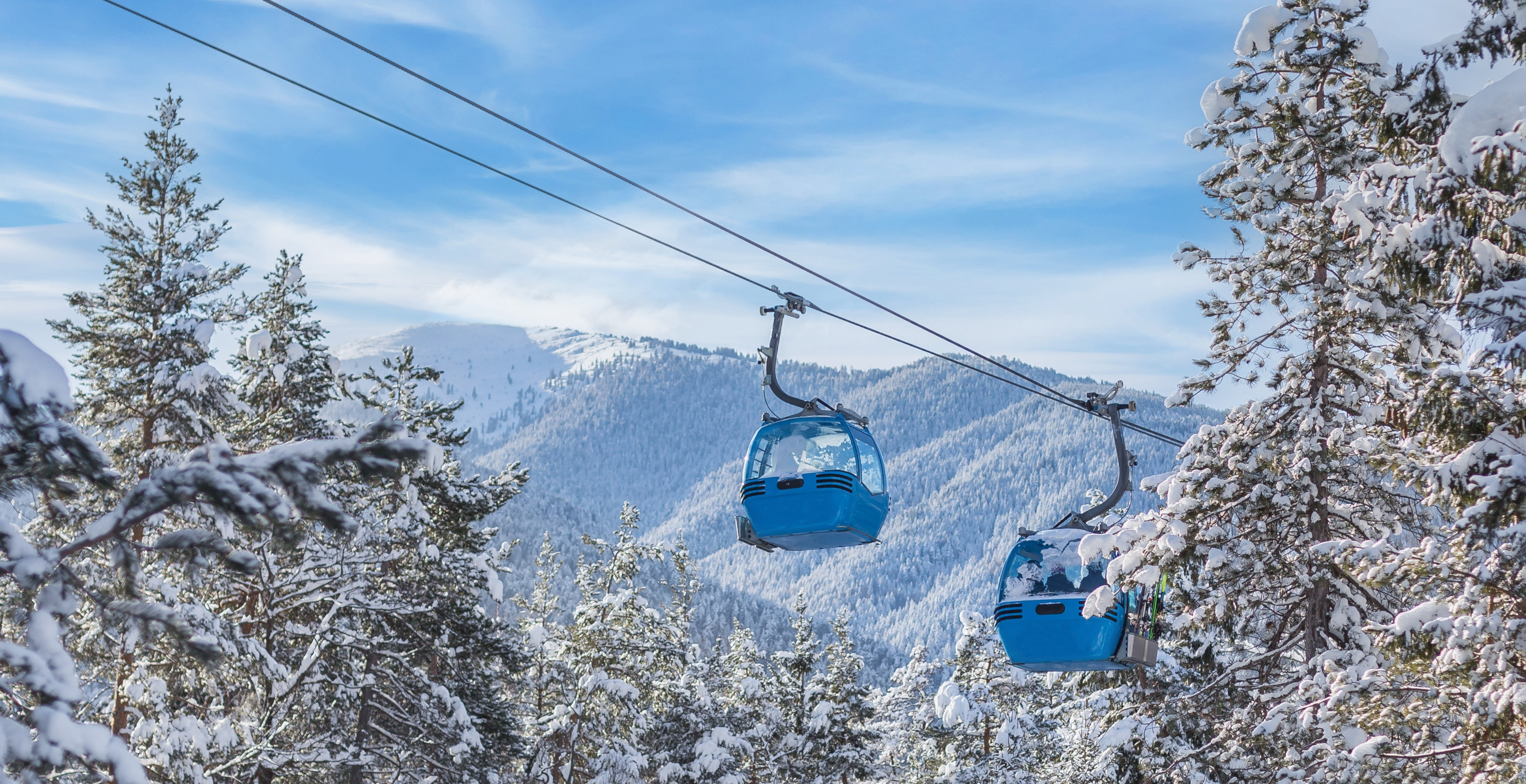 More Than 30 People Injured After Ski Lift Collapses At Ski Resort, 80 People Still Trapped