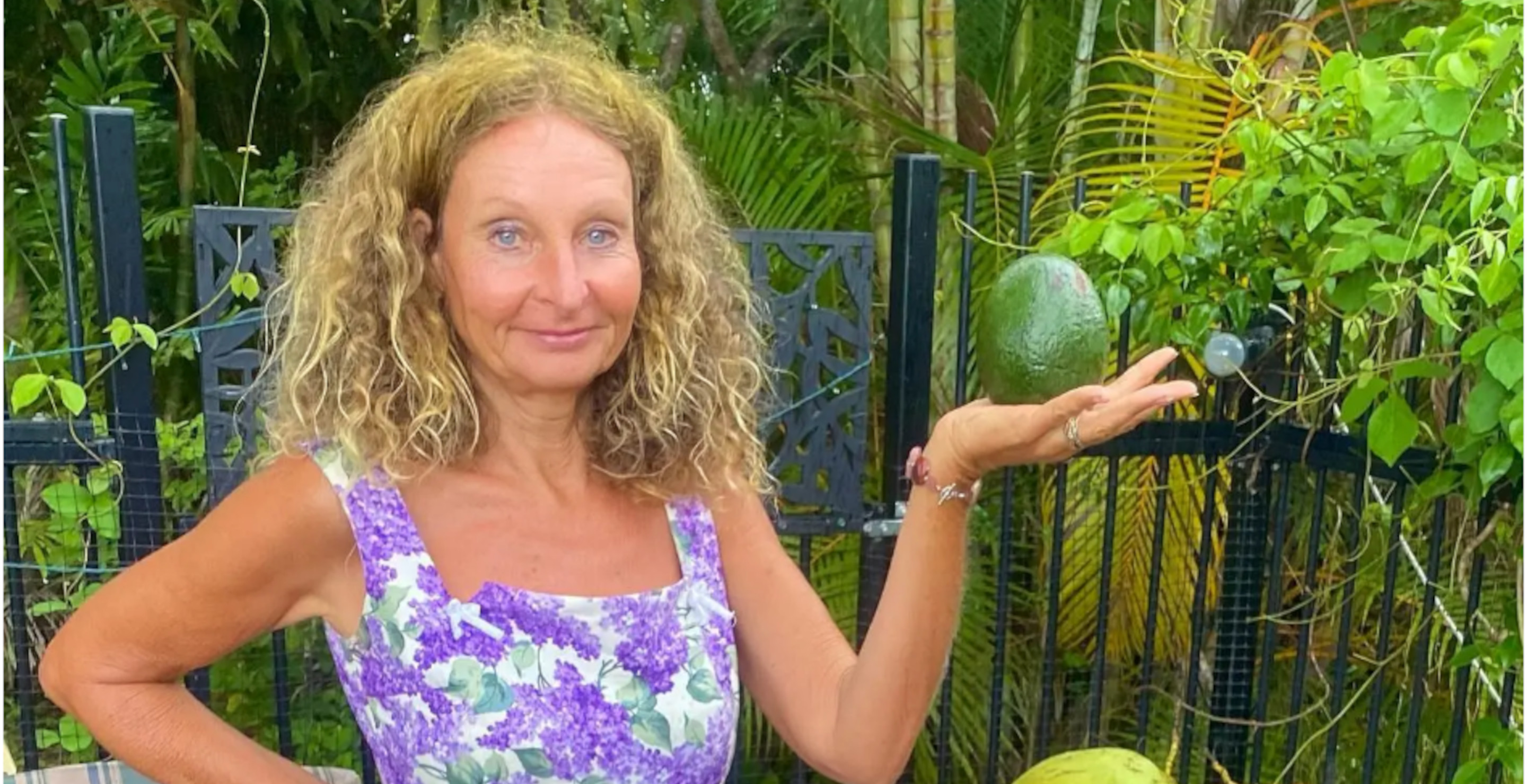 Woman, Whose Mother Owned A Butcher Shop, Opens Up About Eating Only Raw Fruit For 30 Years