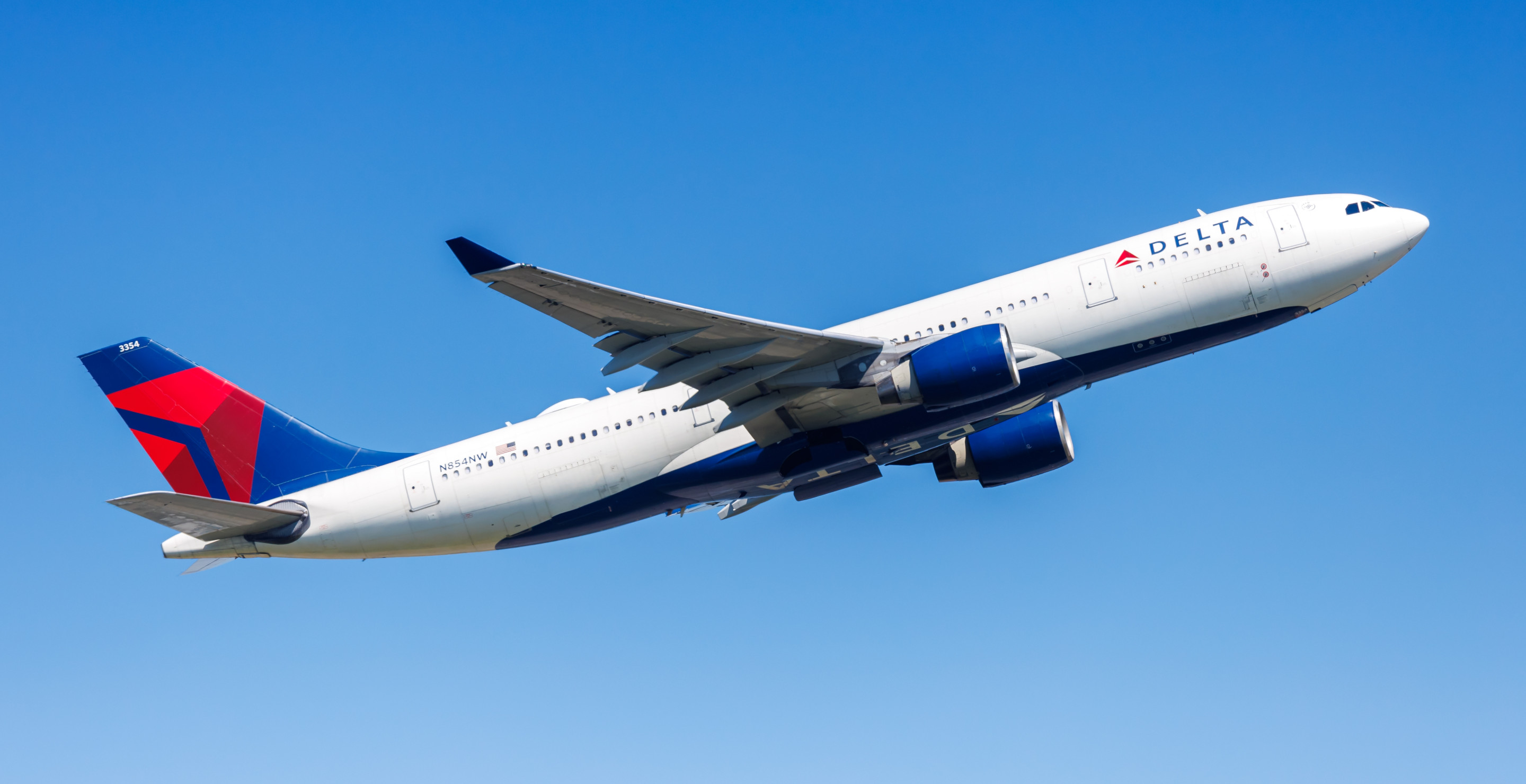 Delta Flight Diverted After A Strong Odor Was Noticed In The Cabin