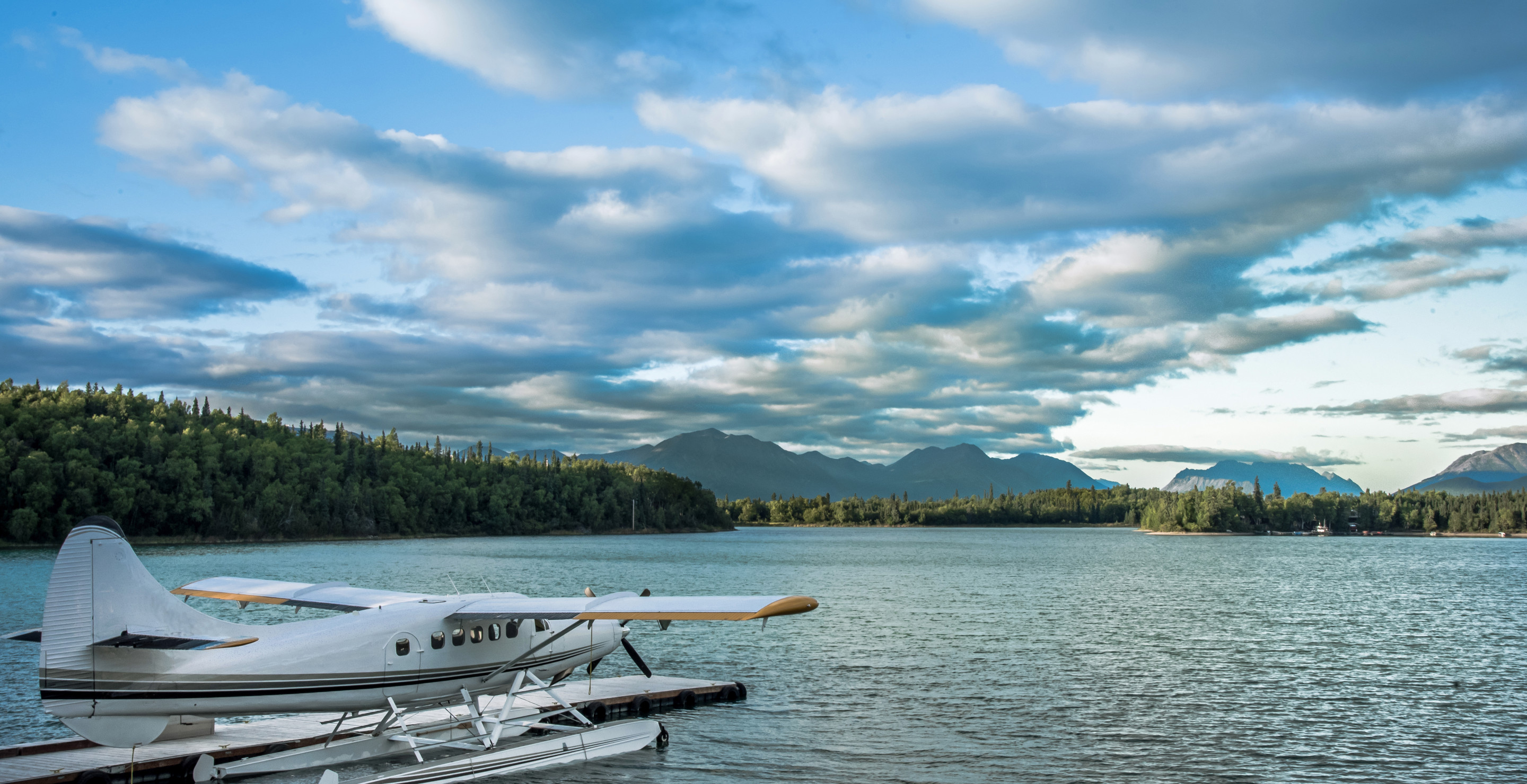 Alaskan Woman Opens Up About Living In Town With No Roads With Stores Only Accessible Via Plane