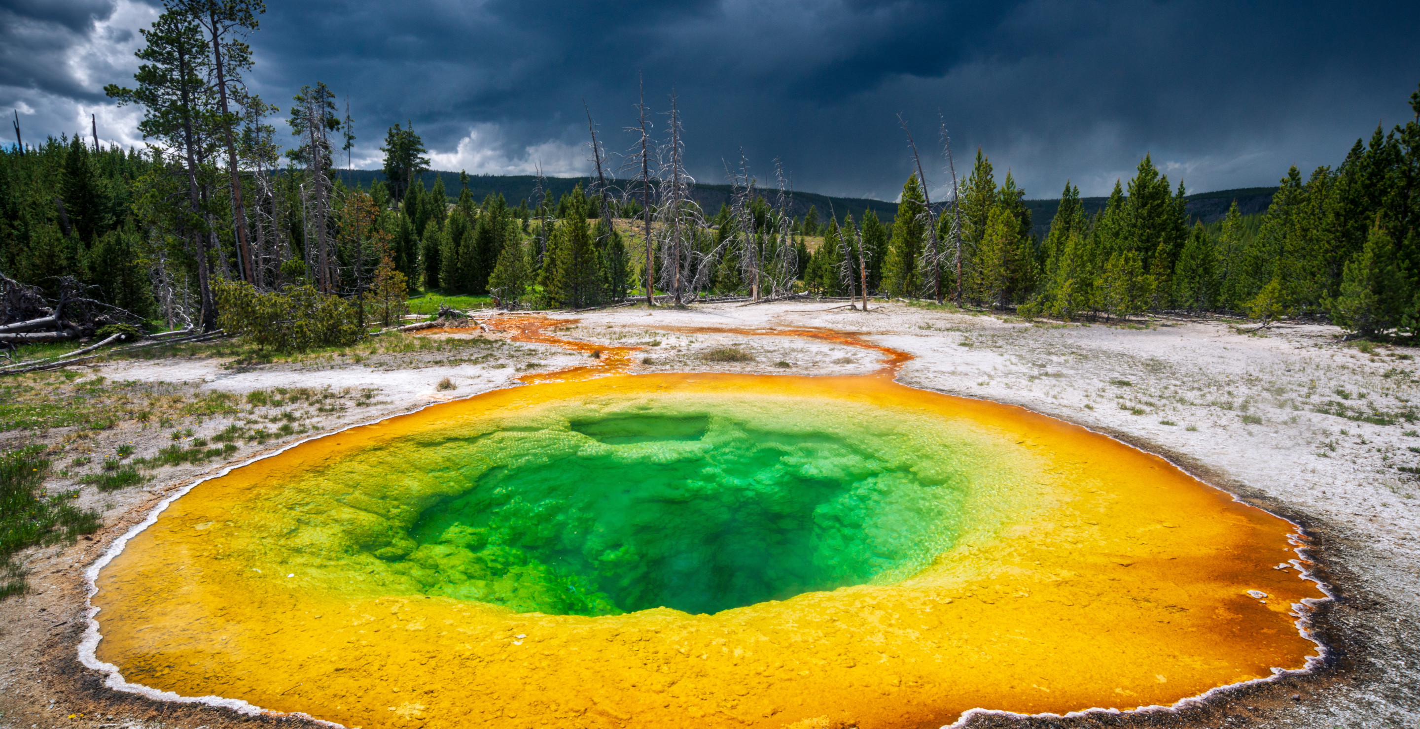 Tourist Draws Backlash For Taking Photo At Yellowstone Thermal Pool Where Man Died And Was Dissolved